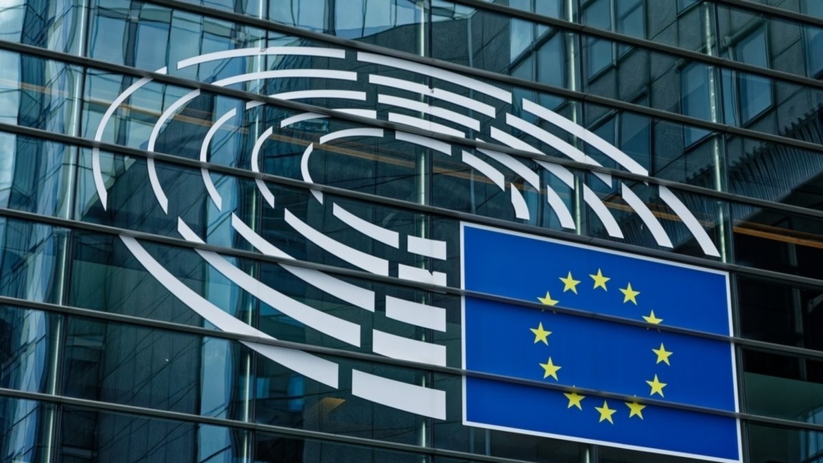EU Parlament přitvrzuje SFDR: tři ESG kategorie, ale s ostřejšími pravidly