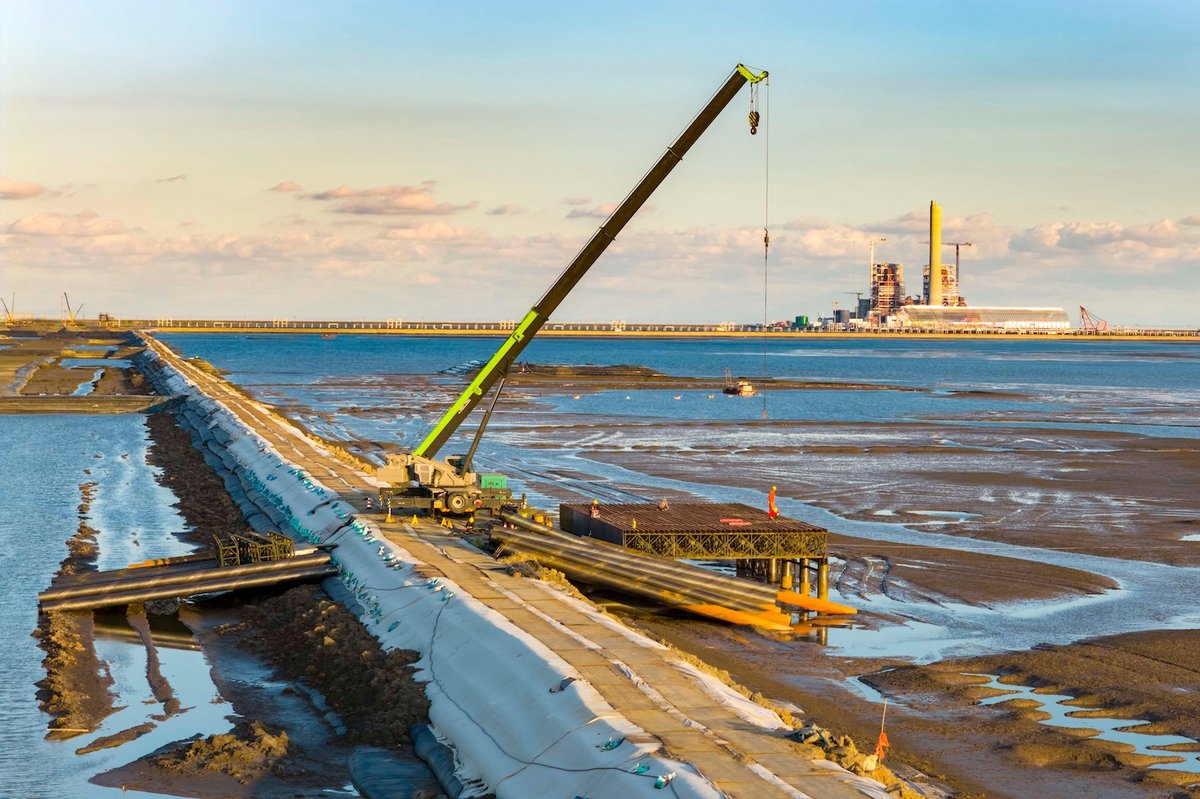 Uhlí v roce 2025: nejvíc nových elektráren za 10 let, ale méně proudu z uhlí.
