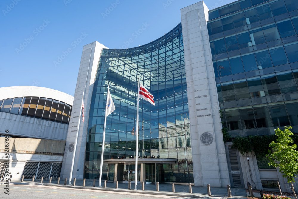 SEC chce zrušit povinné čtvrtletní reporty firem